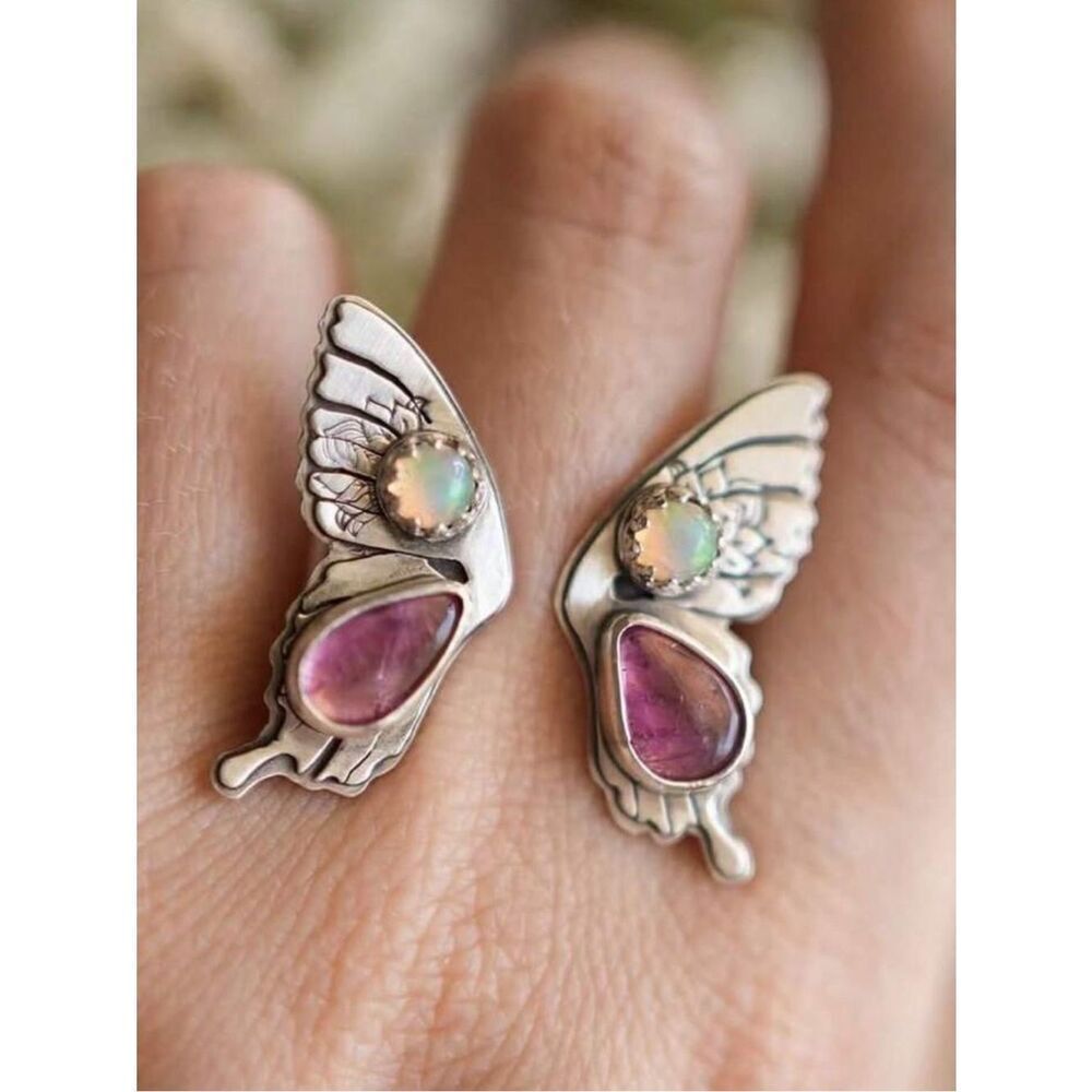 Butterfly ring M1800
